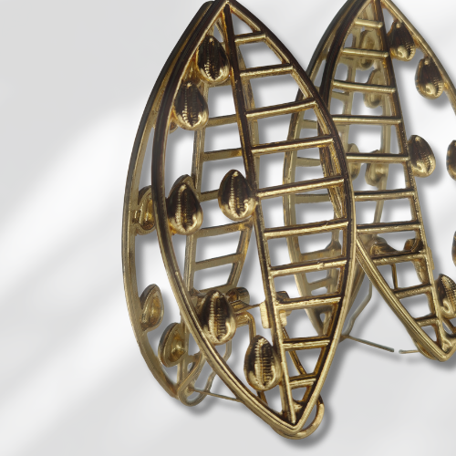 Ring Kakao | Goldene Statement-Ohrringe und Ring | Schmuck mit exotischem Flair